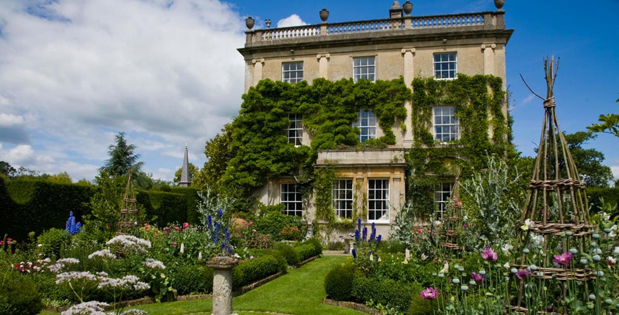 Highgrove Gardens - Garden in Tetbury, Cotswold - Cotswolds